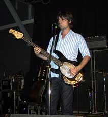 Bent and his black MusicMan on stage